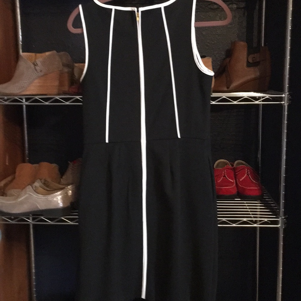 Dress - Picture 4 of 4